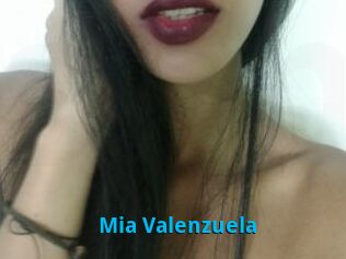 Mia_Valenzuela
