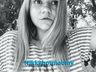 Nikkyhotmoomy
