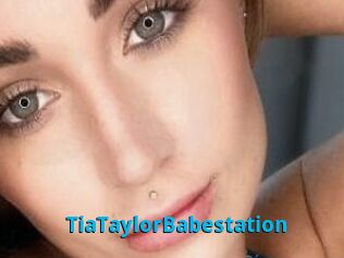 TiaTaylorBabestation